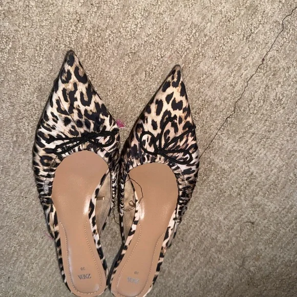Zara Women's Leopard Print Heels - Picture 3 of 3